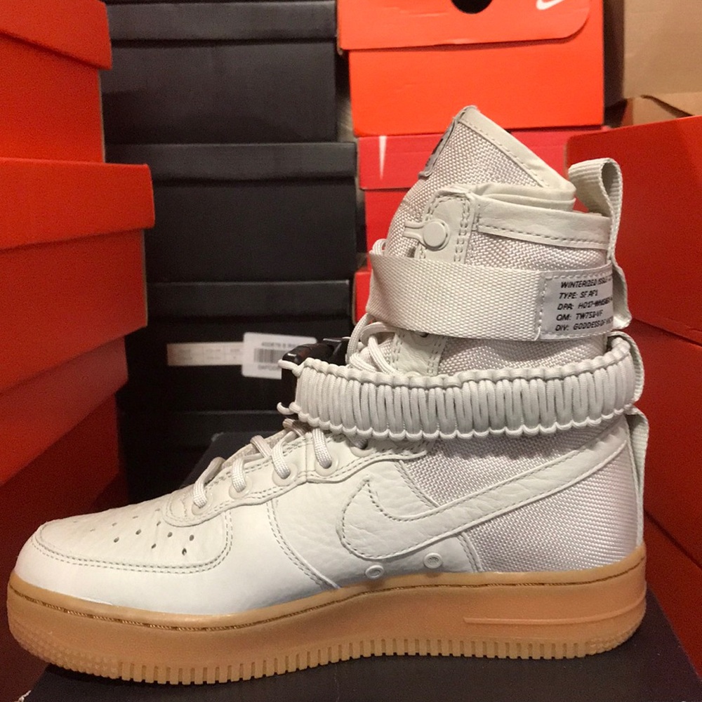 Women Nike SF AF1 - Picture 2 of 5